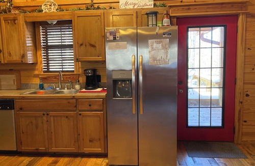Broken Bow Cabin | Whisperwind -2 bedroom, 2 bath, Hot tub