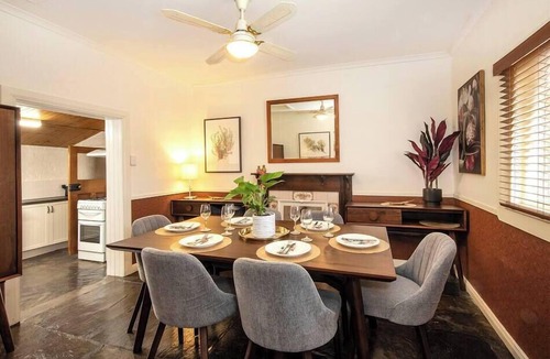 Willunga House | Willunga Cottage- Sleeps 6, Pool