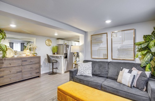 Hilltop Condo | Work & Explore Downtown Tacoma! Convenient Condo