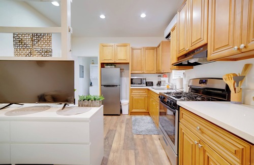 Riverside Apartment | Work & Play! Extended Stay 2 Mi to Dtwn Riverside