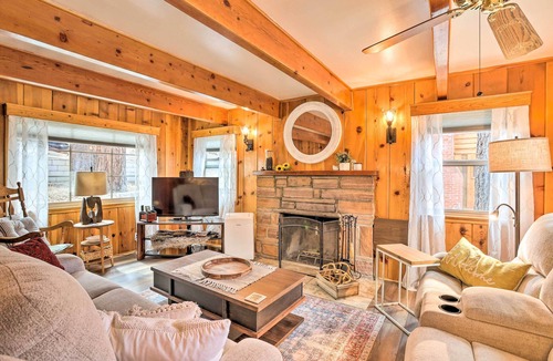 Wrightwood Cabin | Wrightwood Cabin w/Cozy Interior!
