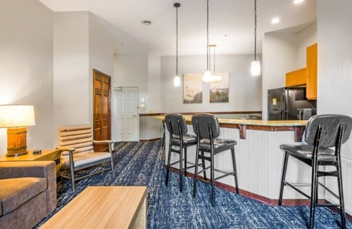 Lake Delton Condo | Wyndham At Glacier Canyon - Baraboo - 2 Bedroom