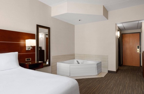 Moline Hotel | Wyndham Moline on John Deere Commons