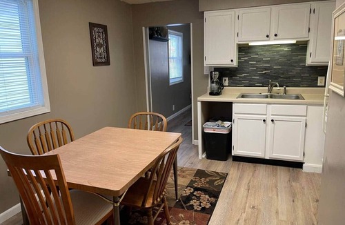 Springfield Apartment | Yang on Sprang - Comfortable 1 bedroom duplex