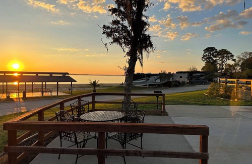 Onalaska RV Rental | Your Peaceful and Cozy Lakeside Glamping Hideaway