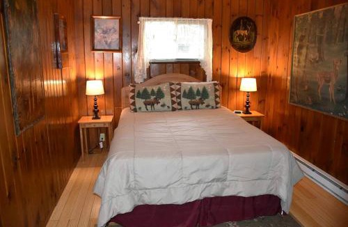 Gilman House | Your Perfect Getaway: Mountain Cabin Retreat with Hot Tub and Fireplace in Lisbon, NH