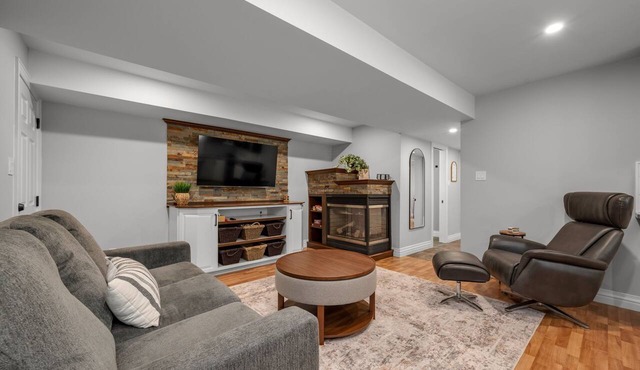 1 BR Executive Suite Professionally Designed Interior