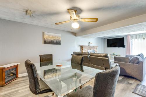 12 Mi to Dtwn St Louis: Family Home w/Fireplaces!