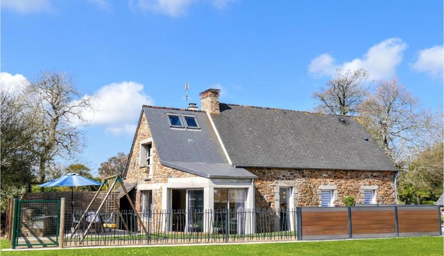 2 Bedroom Amazing Home In La Hague