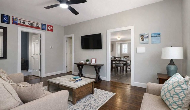 3BR Sleeps 8 Walkable to DT and Mins to FIFA WC26!