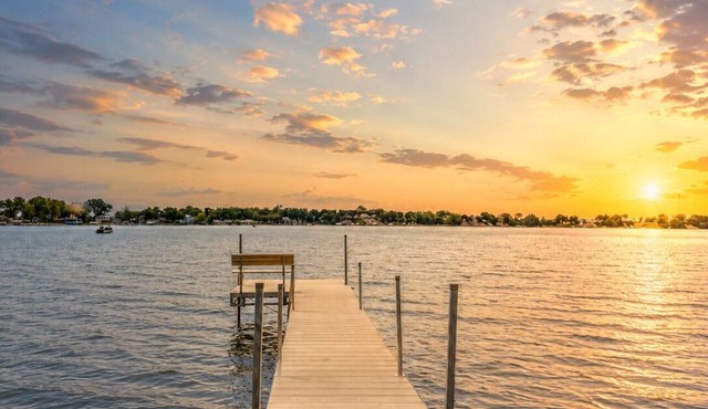 4-bedroom 3 bath lakefront home on Brandt Lake