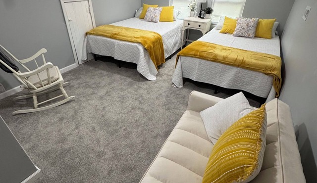 4 bedrooms Sleeps 14