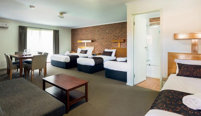 Advance Motel