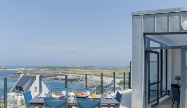 Ar Skol - Magnificent seafront duplex