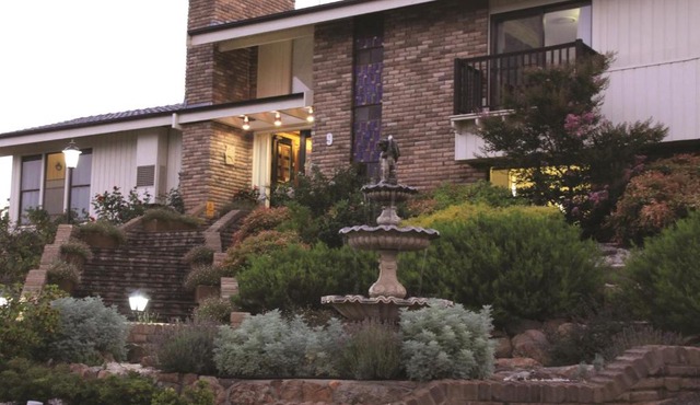 Bathurst Heights Bed & Breakfast