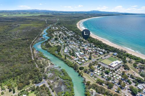 Beach Break at Hat Head - 22 Bay Street