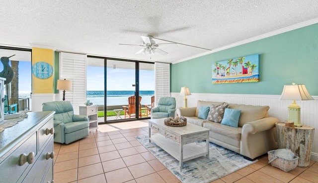 BEACH Front Condo! Stay right on the Sand! PW107