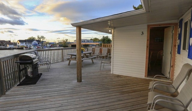Beach1*com - Riverfront Cottage 3 - Wasaga Beach