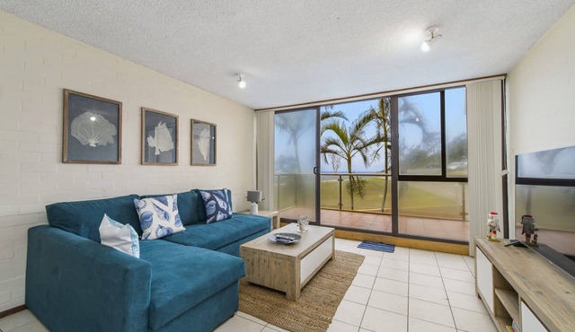 Beachpark 9 - Two Bedroom Unit Across The Road From Flynns Beach