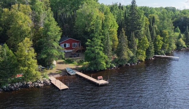 Bear Cave at Devil Track Lake Cabins - New!