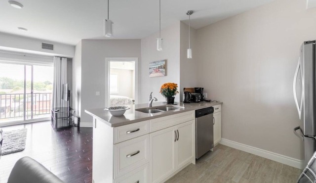 Beautiful and Elegant Executive Rental for Longer term stays. 2 BR, 2 Bath.