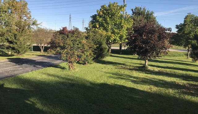 Beautiful upper unit countryside large cozy rooms near Niagara Falls