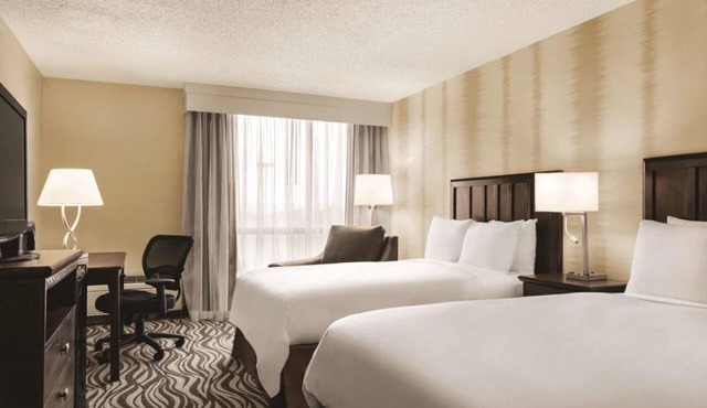 Better Choice for your Vacation! 3 Comfortable Units, Free Parking, Indoor Pool