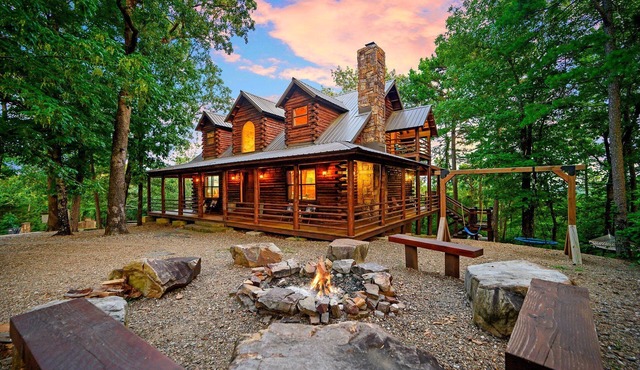 Big Sky Mountain Lodge-Spectacular Views-Hot TubGameRoomPlay-SetHike To River