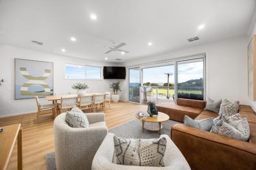 BlueBelles - Coastal Chic Overlooking Maslin Beach