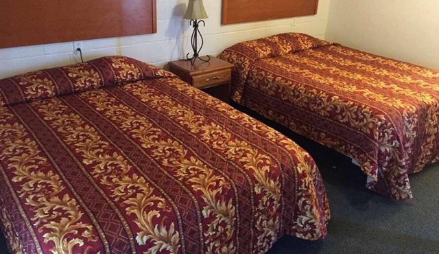 Budget-friendly Accommodation at Knights Inn Fairview! 2 Pet-friendly Units