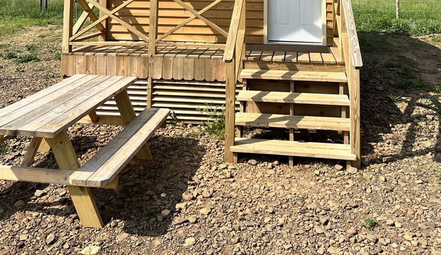 Camping cabin with direct Mill Creek trail access!