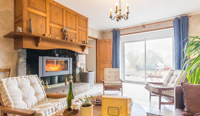 Charming Country House with Private Spa, Fireplace, and Family-Friendly Amenities