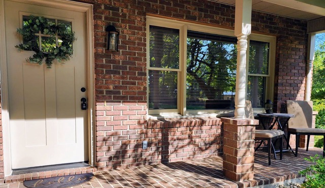 Charming 3 bed 2 bath home, game & laundry room hot tub in hocking foothills