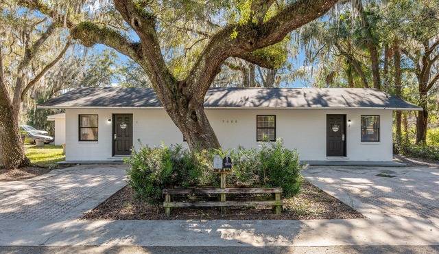 Charming Silver Springs Duplex