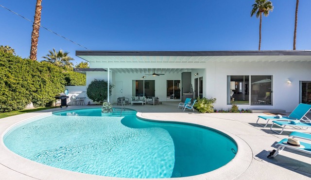 Chi Chi House – Mid-Mod Hollywood Retreat