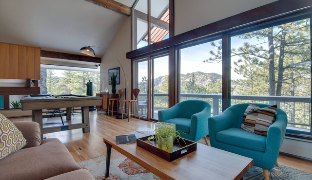 Chic Boulder Mountain Home w/Hot Tub + Views