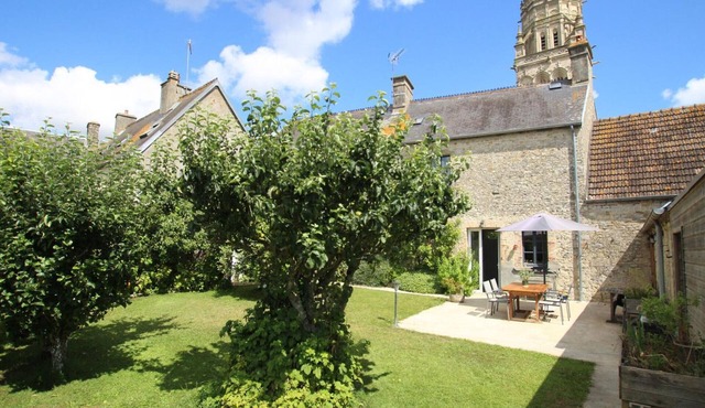 Chic renovated house, 2 bedrooms, enclosed garden in Sainte-Marie-du-Mont