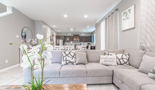 Clovis Gem – 4BR, 3.5 Bath in Clovis