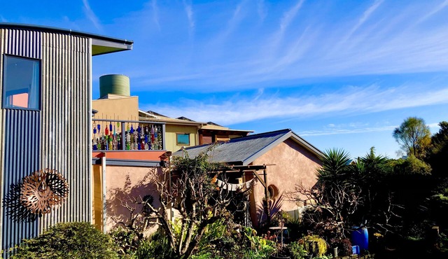 Come linger in Aldinga at LAYZEE DAYZ RETREAT