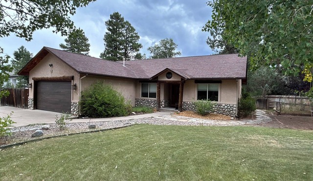 Comfortable and spacious 3 bedroom home near Durango ideal for families & groups