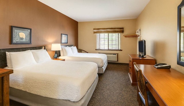 Comfortable & Warm Rustic Stay in Columbia w/Free Breakfast | 4 Units