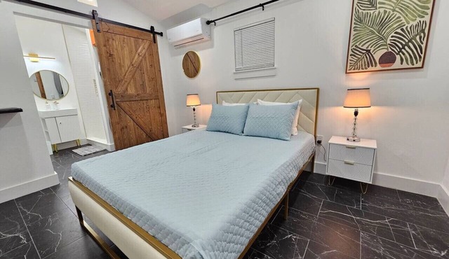 Comfy Tiny Home @WP. Large Private Deck+Queen bed in Winter Park