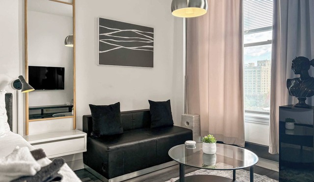 Compact Studio for a Relaxed Stay in Chicago