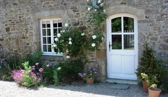 Cottage situated in quiet hamlet deep in countryside but only 10km from the sea.