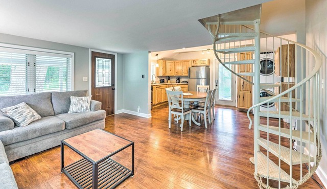 Cozy Lake Delavan Cottage Near Lake Geneva!