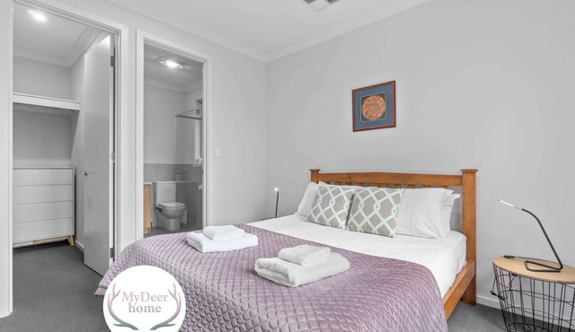 Cozy Retreat 3 BR home in Mile End