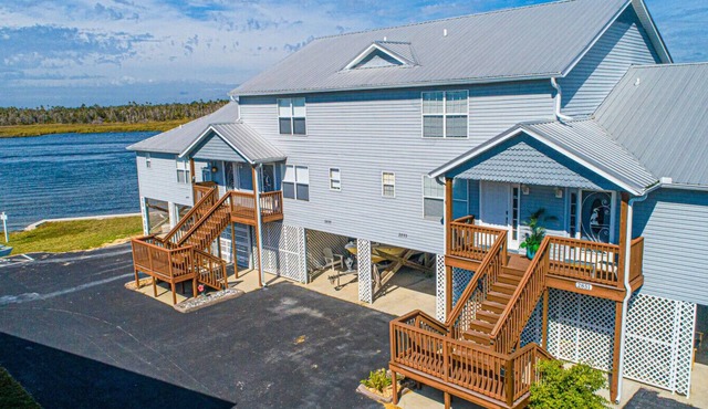 Crystal River Waterfront,Pool,Tennis,Pvt.Boat Slip, Sleeps6, DogOk