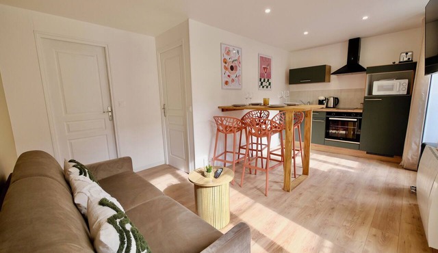 D-DAY SUITES - carentanlocation.fr: DUNE - Downtown - Sleeps 4/2 min from the train station