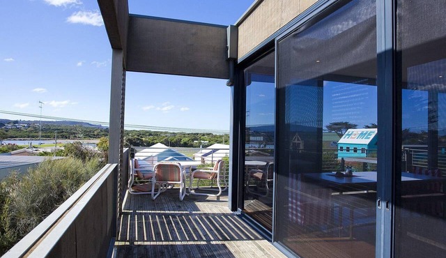 Debonair 1 - At Anglesea