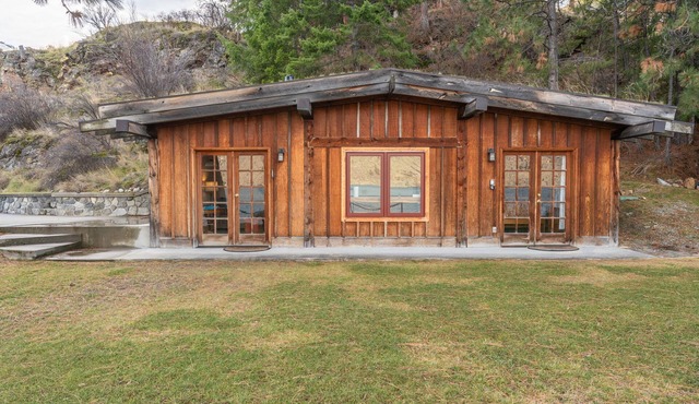 Deep Water Cabin - Secluded Getaway